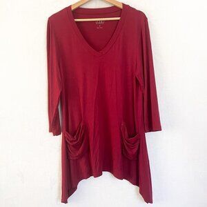 LOGO by Lori Goldstein V-neck Tee tunic with 3/4 Sleeves and Pocket Detail S